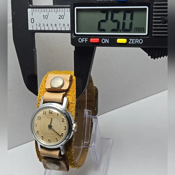 Womens Vintage Rare Timex Sportster Manual Wind Dustproof Watch Keeps Time - Picture 5 of 11